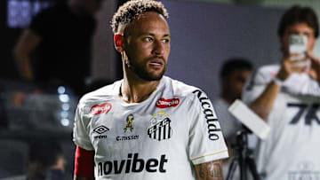 Neymar deve seguir entre os titulares do Santos para o confronto diante do Deportivo Recoleta, pela Sul-Americana 2026