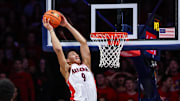 Arizona Wildcats forward Carter Bryant (9).