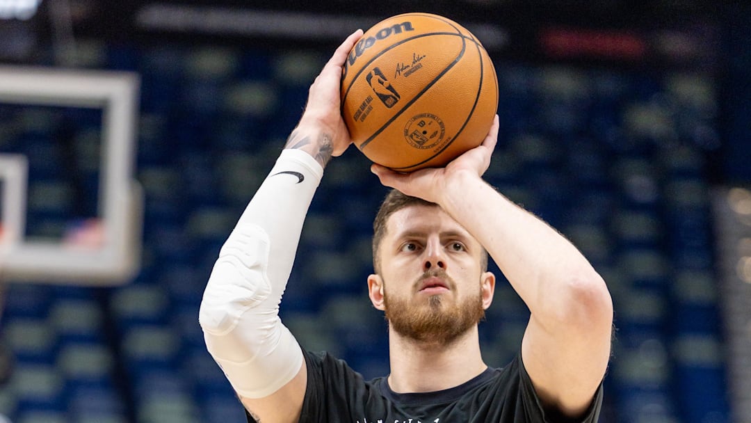 Nov 17, 2025; New Orleans, Louisiana, USA;  Oklahoma City Thunder center/forward Isaiah Hartenstein (55) during warmups before the game against the New Orleans Pelicans at Smoothie King Center. Mandatory Credit: Stephen Lew-Imagn Images