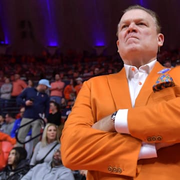 Feb 2, 2025; Champaign, Illinois, USA; Illinois Fighting Illini head coach Brad Underwood before the start of a game against the Ohio State Buckeyes at State Farm Center. Mandatory Credit: Ron Johnson-Imagn Images