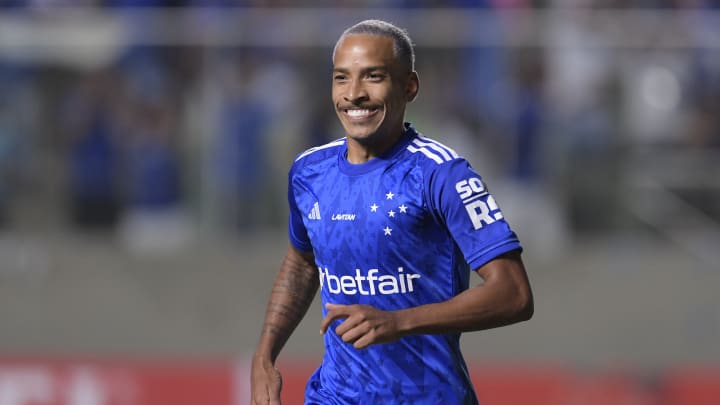 Com Matheus Pereira, Cruzeiro tenta voltar ao caminho das vitórias. Com Matheus Pereira, Cruzeiro tenta voltar ao caminho das vitórias.