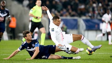 Paris Saint-Germain survived a late flurry from Bordeaux in the reverse fixture