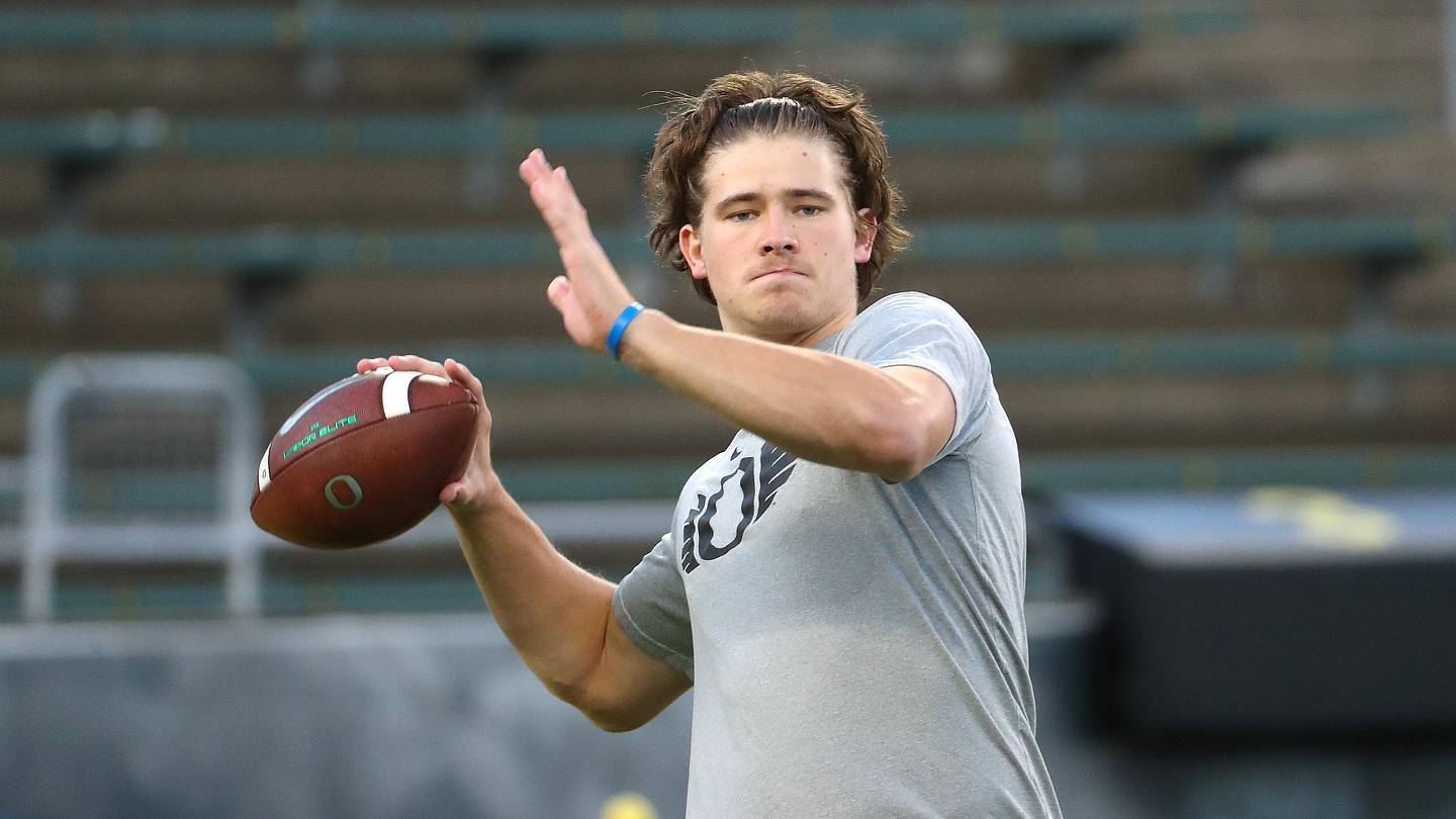 Justin Herbert's Oregon roots featured in LA Chargers' hilarious schedule release - Vimarsana News