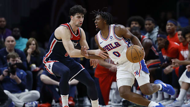 Tyrese Maxey facing the Wizard