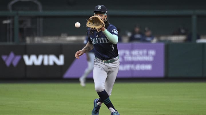 Seattle Mariners shortstop J.P. Crawford (3) fields a ground ball by the St. Louis Cardinals in the third inning at Busch Stadium on Sept 7.