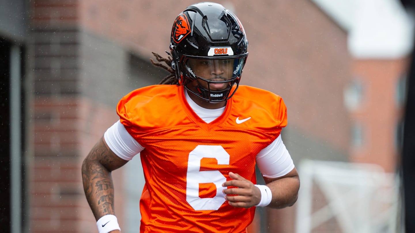 58 Collegiate Quarterbacks Named to Johnny Unitas Golden Arm Watch List