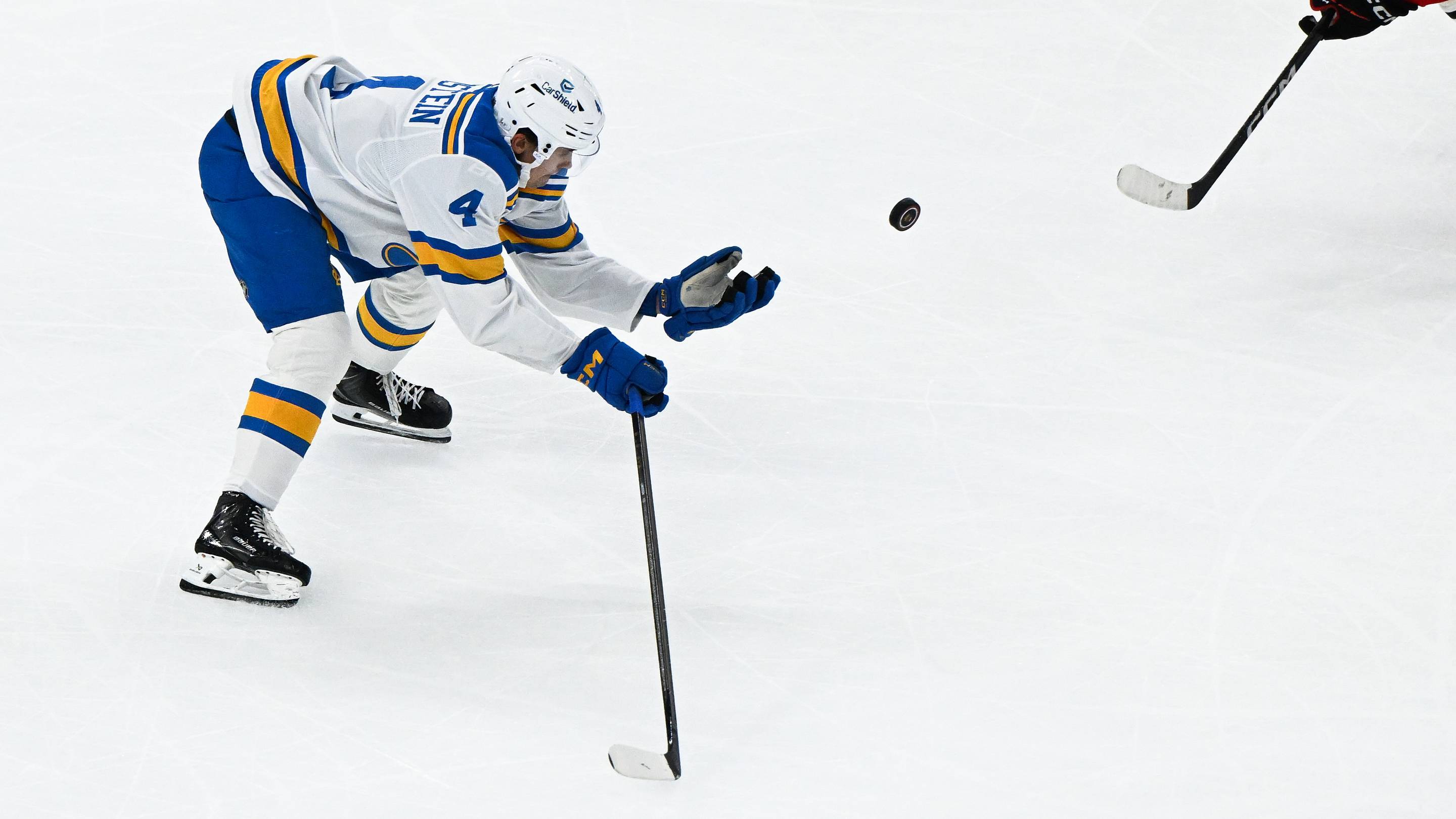 A string of healthy scratches leads to questions about Lindstein’s future with Blues