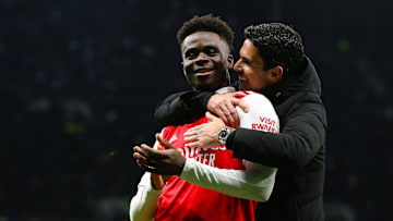 Bukayo Saka und Trainer Mikel Arteta