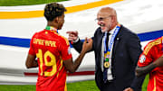 Luis de la Fuente has defended his use of Barcelona's Lamine Yamal