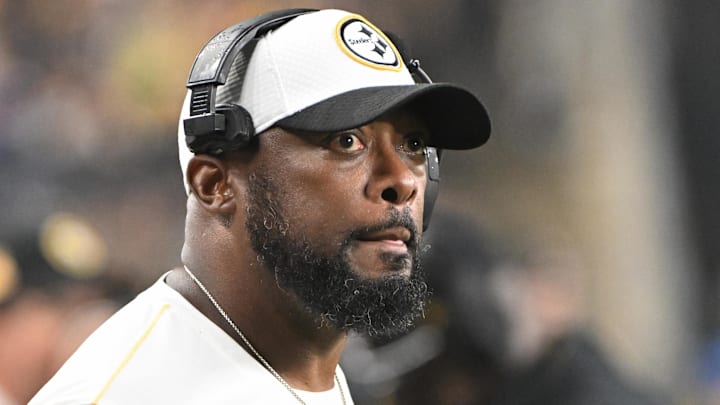 Cameras Caught Mike Tomlin's Reaction to Russell Wilson's Bad Pass in  Steelers Game