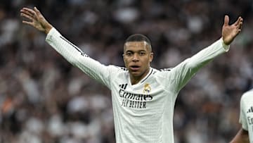 Kylian Mbappé est titulaire avec le Real Madrid pour le Clasico.