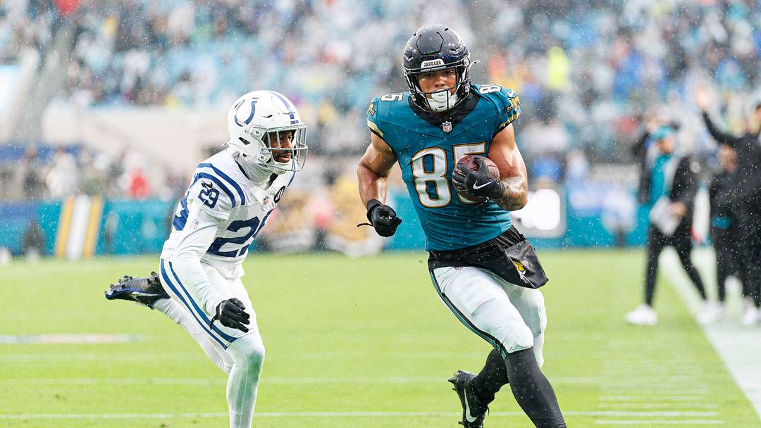 Dec 7, 2025; Jacksonville, Florida, USA; Indianapolis Colts cornerback Mekhi Blackmon (29) chases Jacksonville Jaguars tight end Brenton Strange (85) during the second half at EverBank Stadium. Mandatory Credit: Matt Pendleton-Imagn Images