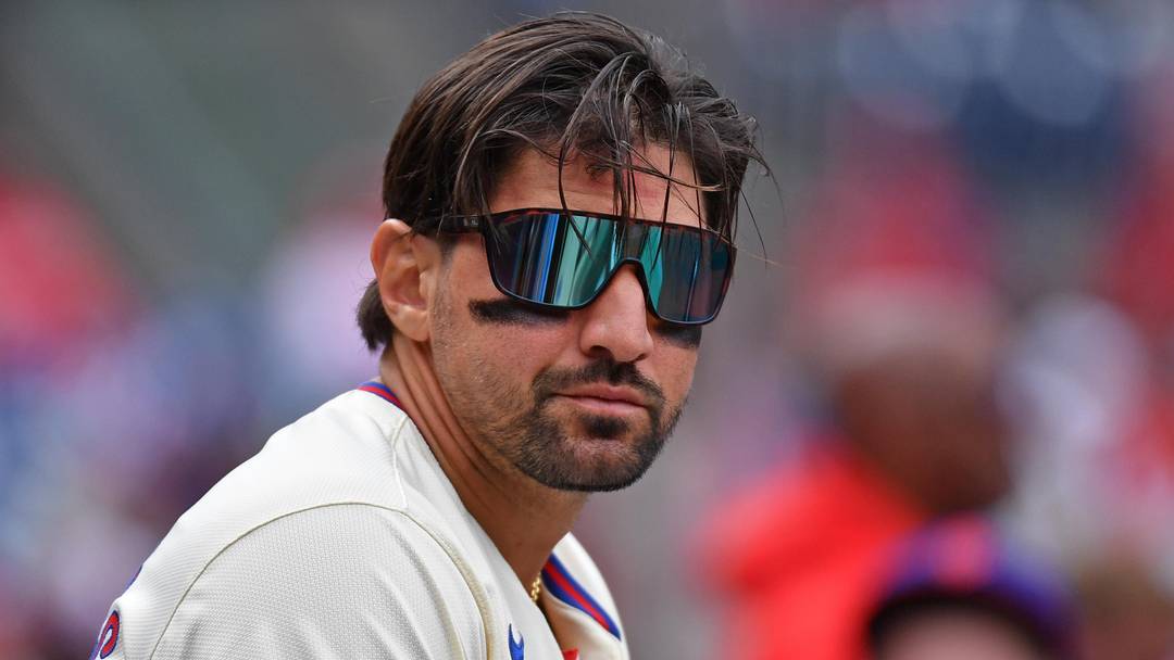 Mar 31, 2024; Philadelphia, Pennsylvania, USA; Philadelphia Phillies right fielder Nick Castellanos (8) against the Atlanta Braves at Citizens Bank Park. Mar 31, 2024; Philadelphia, Pennsylvania, USA; Philadelphia Phillies right fielder Nick Castellanos (8) against the Atlanta Braves at Citizens Bank Park.