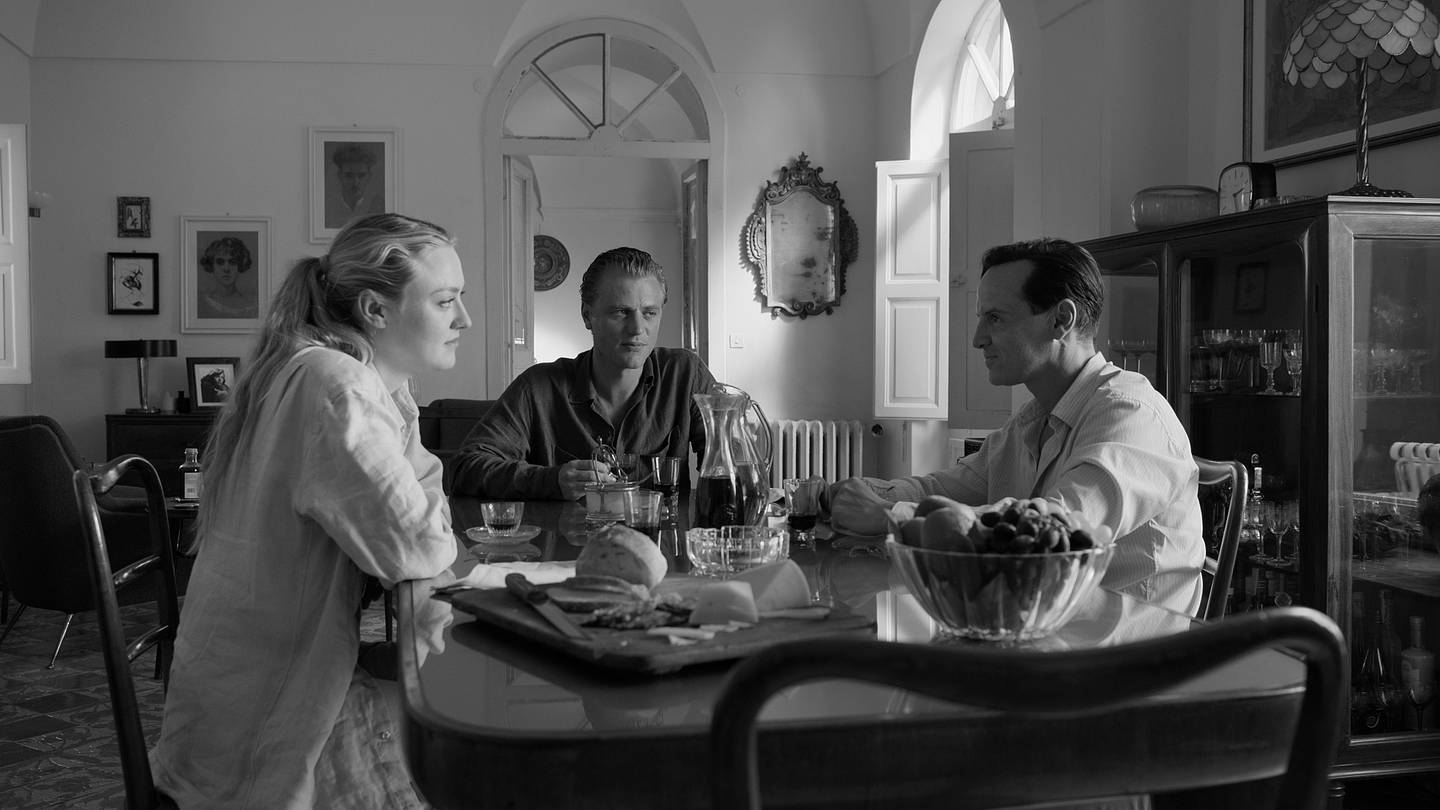 Yes, Netflix's Ripley is in black and white (the great style choice explained) - Vimarsana News