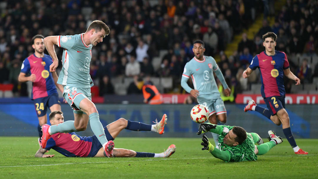 Alexander Sorloth equalized for Atletico in the 93rd minute in the 1st leg in Barcelona.