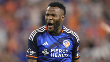 FC Cincinnati dio a conocer que rescindió el contrato del delantero gabonés Aaron Boupendza.