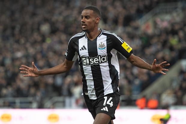 Alexander Isak celebrating.