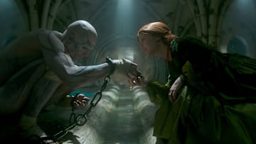 Jacob Elordi as The Creature and Mia Goth as Lady Elizabeth Harlander in Frankenstein