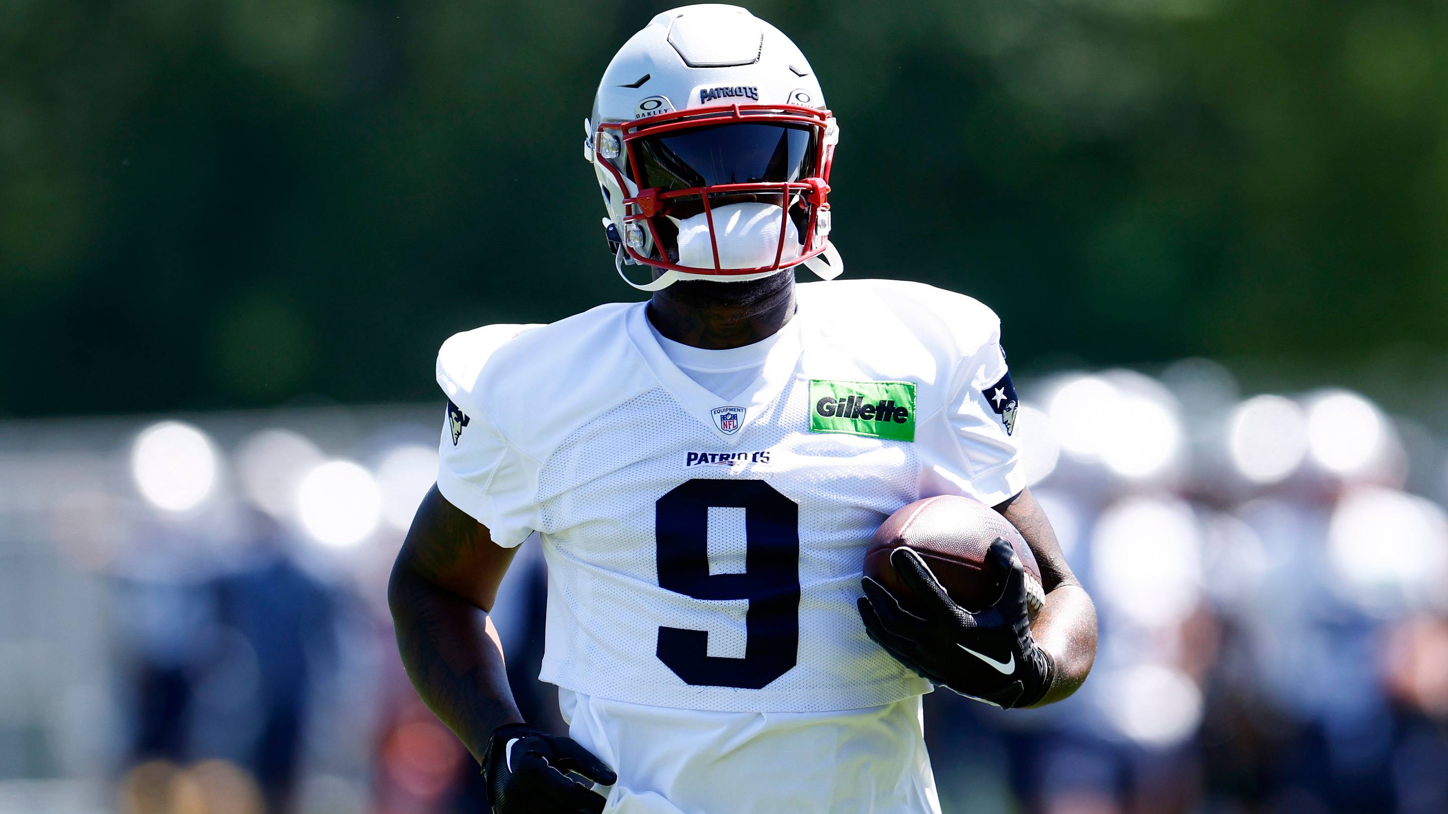 This Chiefs-Patriots trade proposal for Kayshon Boutte would reignite the dynasty