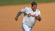 Willians Astudillo y Caribes reciben a los Leones