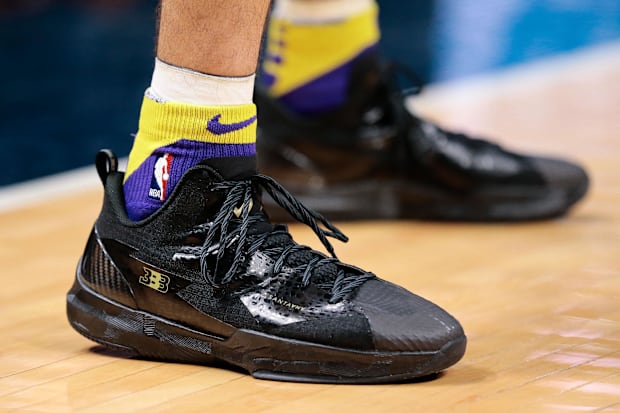 lonzo sneaker deal