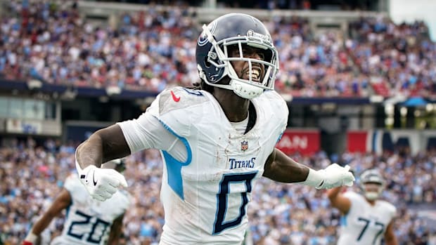Tennessee Titans wide receiver Calvin Ridley (0) celebrates a touchdown during a game against the New York Jets.