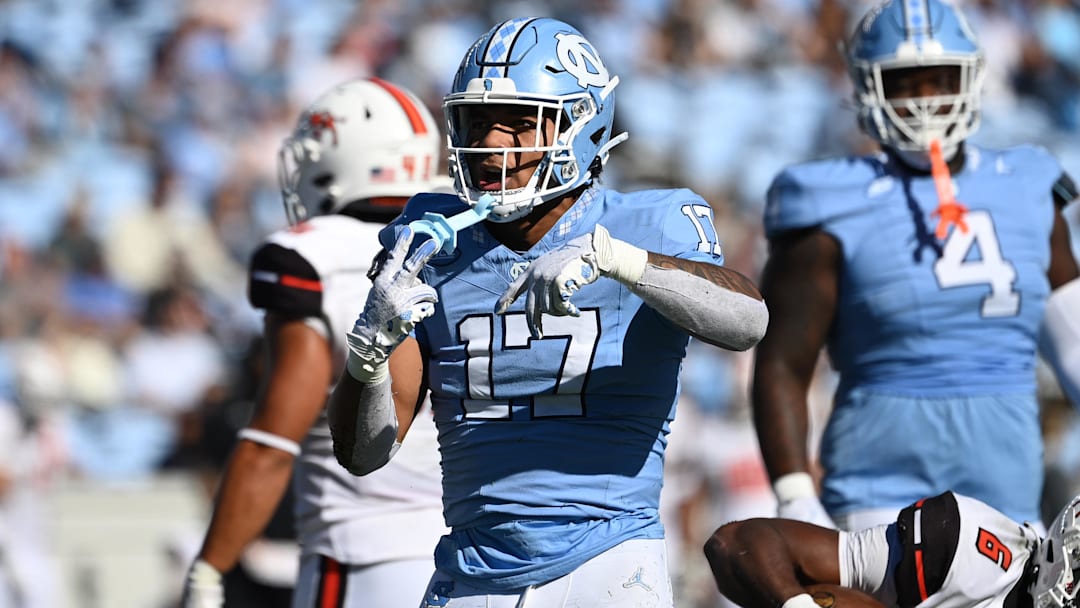 Nov 4, 2023; Chapel Hill, North Carolina, USA; North Carolina Tar Heels linebacker Amare Campbell (17) reacts in the third quarter at Kenan Memorial Stadium. Mandatory Credit: Bob Donnan-Imagn Images