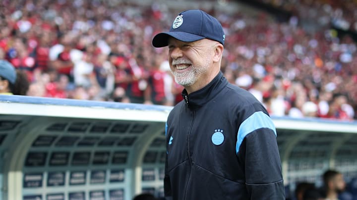 Mano Menezes conseguiu arrumar o time do Grêmio Mano Menezes conseguiu arrumar o time do Grêmio