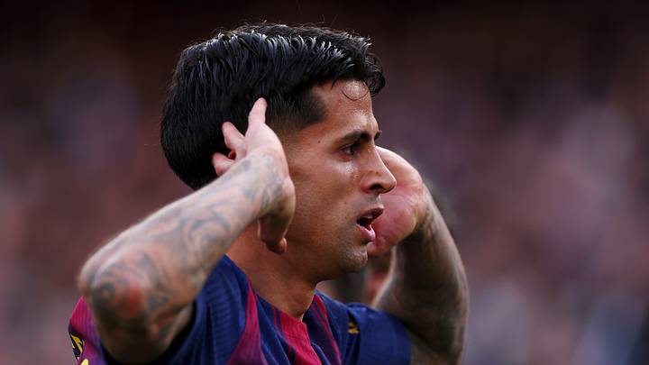 Le Barça portera un nouveau maillot en Ligue des Champions. Le Barça portera un nouveau maillot en Ligue des Champions.