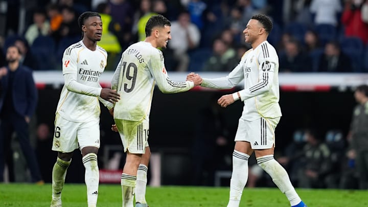 Un milieu s'est blessé. Un milieu s'est blessé.