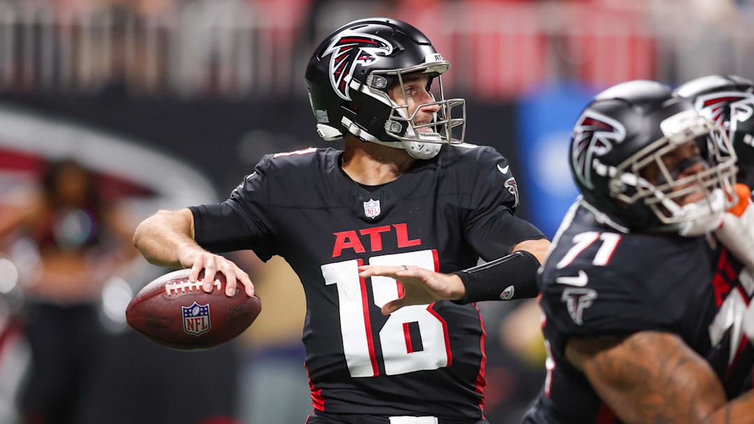 Oct 26, 2025; Atlanta, Georgia, USA; Atlanta Falcons quarterback Kirk Cousins (18) throws a pass against the Miami Dolphins in the fourth quarter at Mercedes-Benz Stadium. Mandatory Credit: Brett Davis-Imagn Images
 Oct 26, 2025; Atlanta, Georgia, USA; Atlanta Falcons quarterback Kirk Cousins (18) throws a pass against the Miami Dolphins in the fourth quarter at Mercedes-Benz Stadium. Mandatory Credit: Brett Davis-Imagn Images