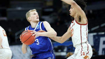 New WVU staffer Garrett Sturtz plays for Darian DeVries at Drake.