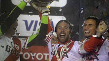 Cavenaghi campeón