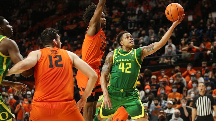Oregon vs. UCLA Prediction and Odds: Can Ducks Turn Their ...