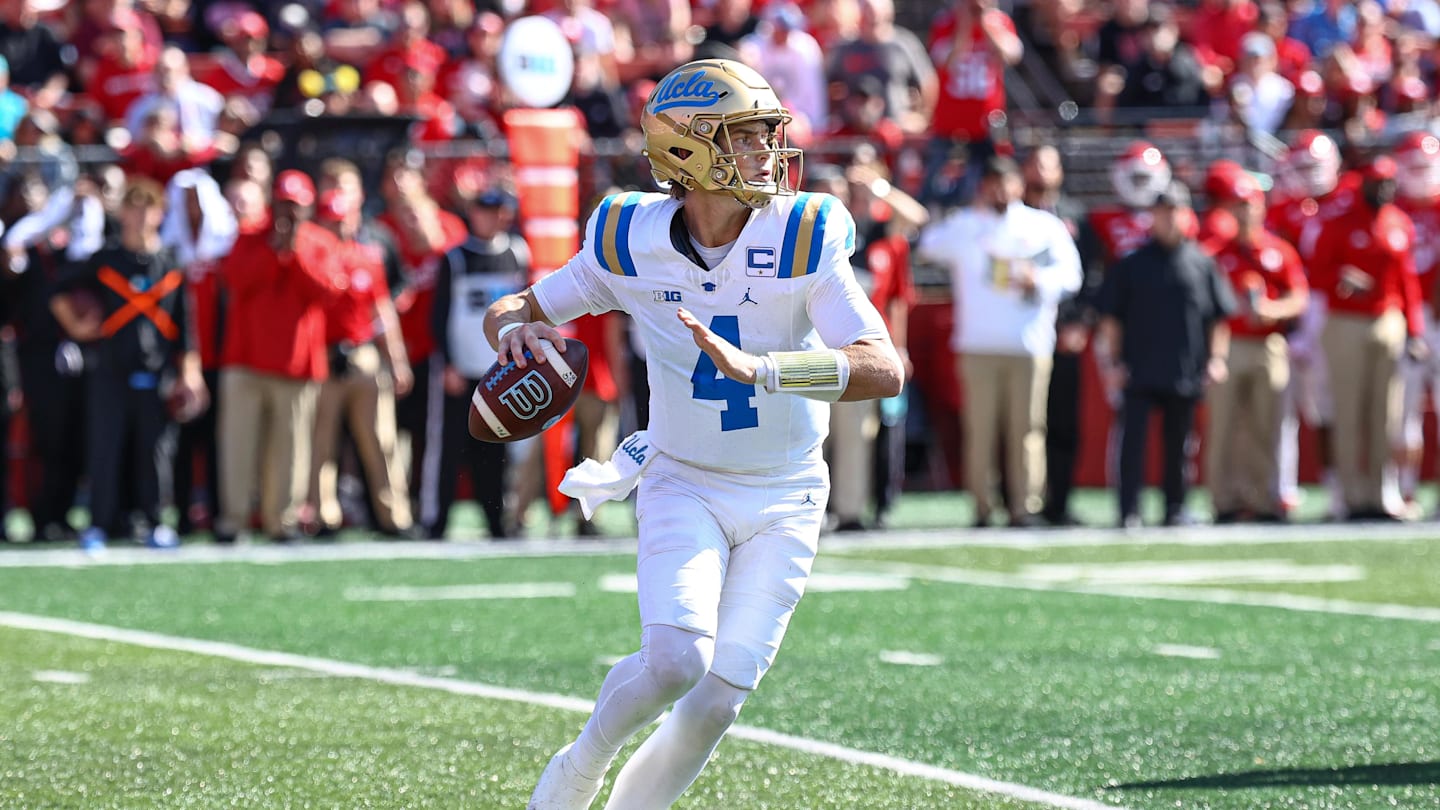 UCLA Football: Ethan Garbers Wins First Big Ten Award For Performance ...