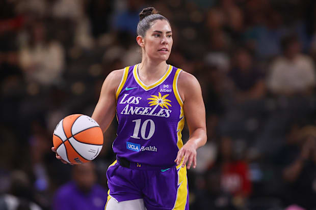 Los Angeles Sparks guard Kelsey Plum (10)