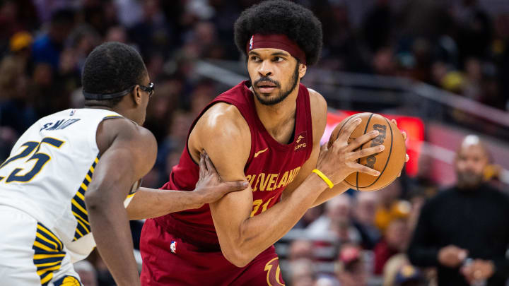 Mar 18, 2024; Indianapolis, Indiana, USA; Cleveland Cavaliers center Jarrett Allen (31) the ball while Indiana Pacers forward Jalen Smith (25) defends in the second half at Gainbridge Fieldhouse. Mandatory Credit: Trevor Ruszkowski-USA TODAY Sports