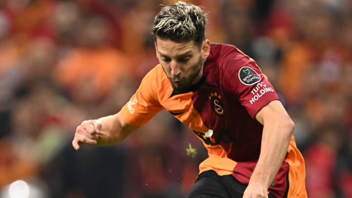 Dries Mertens şutunu çekiyor. Dries Mertens şutunu çekiyor.