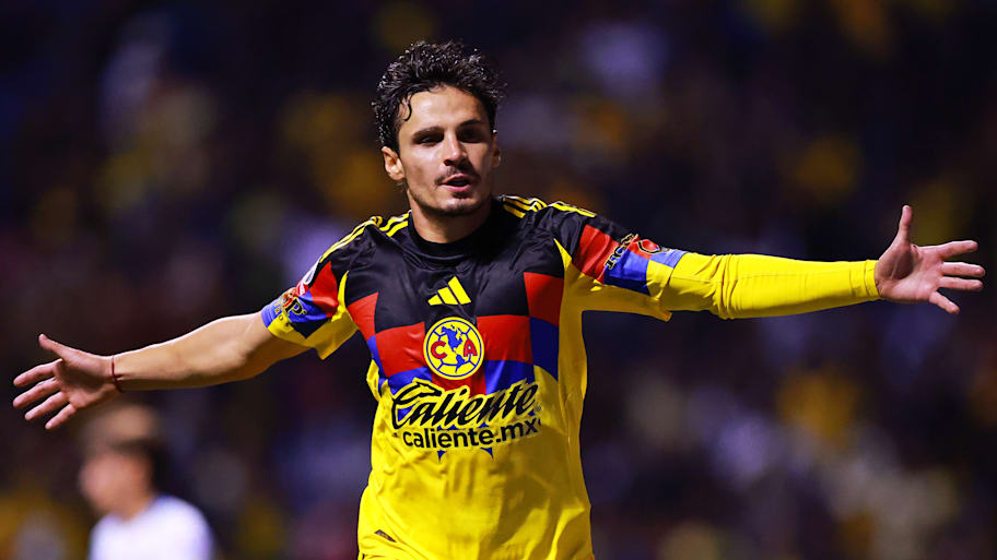 Raphael Veiga for Club America.