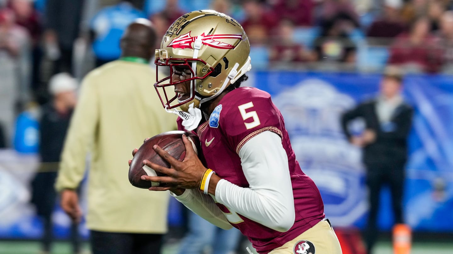佛羅裡達州外接手 Deuce Spann 進入轉會門戶