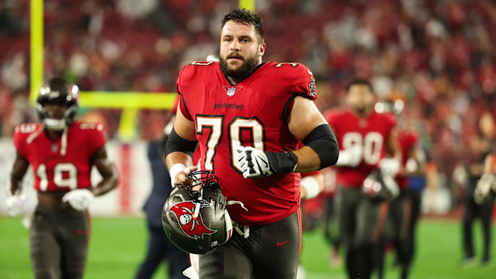 Former Tampa Bay Buccaneers center Robert Hainsey has agreed to a three-year deal with the Jacksonville Jaguars