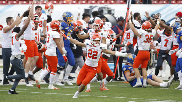 Sam Houston State Bearkats defensive back Zyon McCollum