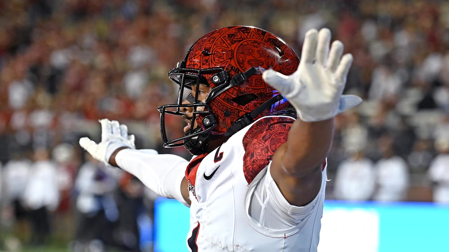 San Diego State Shuts Out Previously Undefeated Cal 34-0 in Historic Road Victory