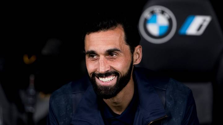 Le Real Madrid est a quatre points du FC Barcelone Le Real Madrid est a quatre points du FC Barcelone