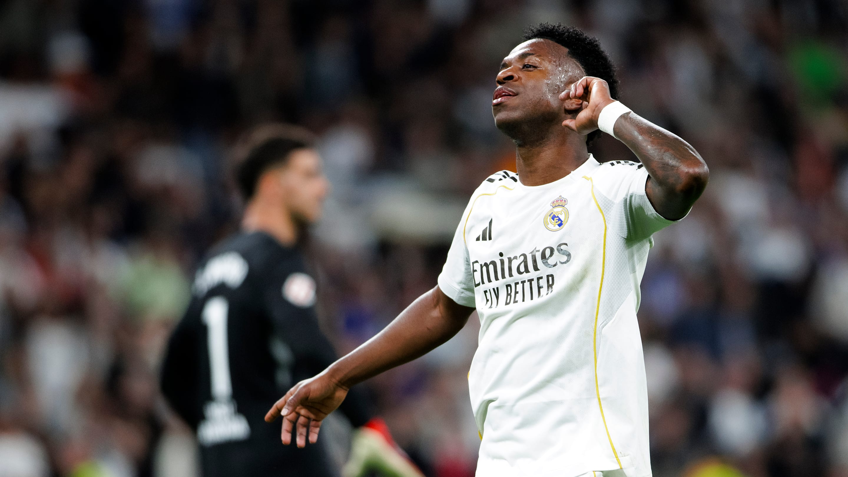 Real Madrid (PHOTOS) : Le maillot domicile pour le saison 2026/27 a fuité et il est original