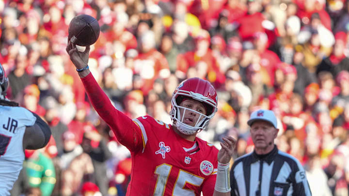 Kansas City Chiefs quarterback Patrick Mahomes played through pain on Saturday in the win over the Texans.