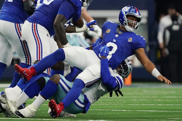 James Houston takes down Russell Wilson in Week 2