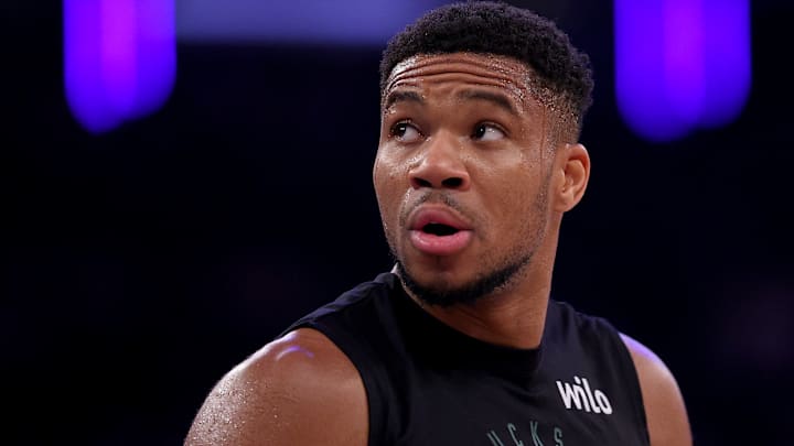 Milwaukee Bucks v New York Knicks