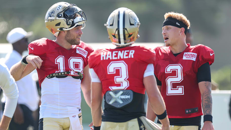 The Saints have a quarterback competition going on this offseason. | Stephen Lew-Imagn Images