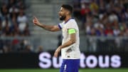 Olivier Giroud, titulaire et capitaine pour affronter le Canada